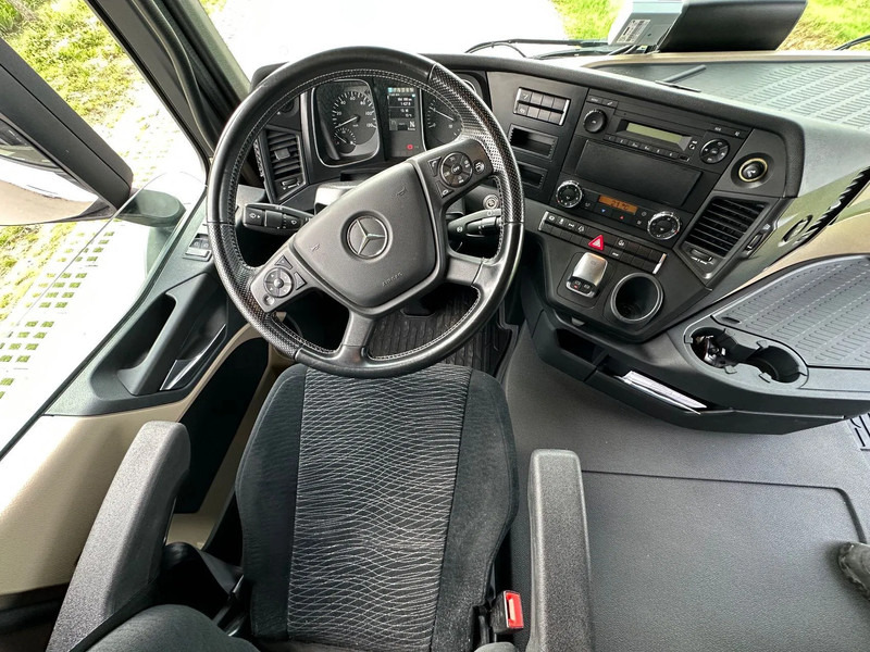 Mercedes-Benz Actros ACTROS 1843L 2022. 183432km Schuifzeil met Laadklep 2000kg Mercedes-Benz Actros ACTROS 1843L 2022. 183432km Schuifzeil met Laadklep 2000kg: صورة 16