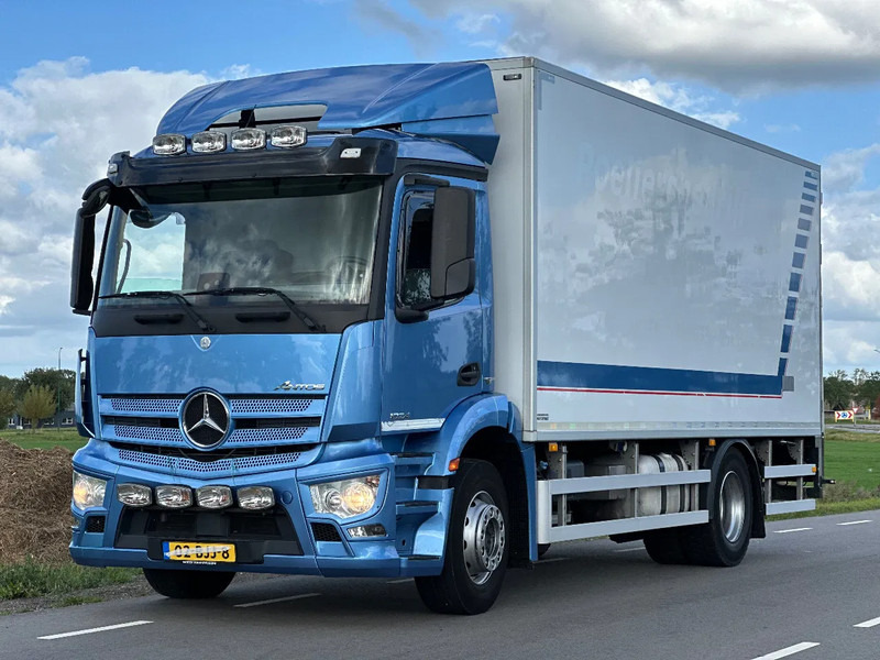 Mercedes-Benz Antos ANTOS 1924L EURO6. 2017. Geisoleerde opbouw 610x244x238 - شاحنة الفريزر: صورة 1 Mercedes-Benz Antos ANTOS 1924L EURO6. 2017. Geisoleerde opbouw 610x244x238 - شاحنة الفريزر: صورة 1