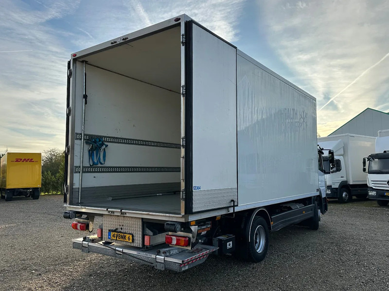 Mercedes-Benz Atego ATEGO1218 GEISOLEERDE OPBOUW 620x247x260! 2000kg Laadklep. - شاحنة مقفلة: صورة 3 Mercedes-Benz Atego ATEGO1218 GEISOLEERDE OPBOUW 620x247x260! 2000kg Laadklep. - شاحنة مقفلة: صورة 3