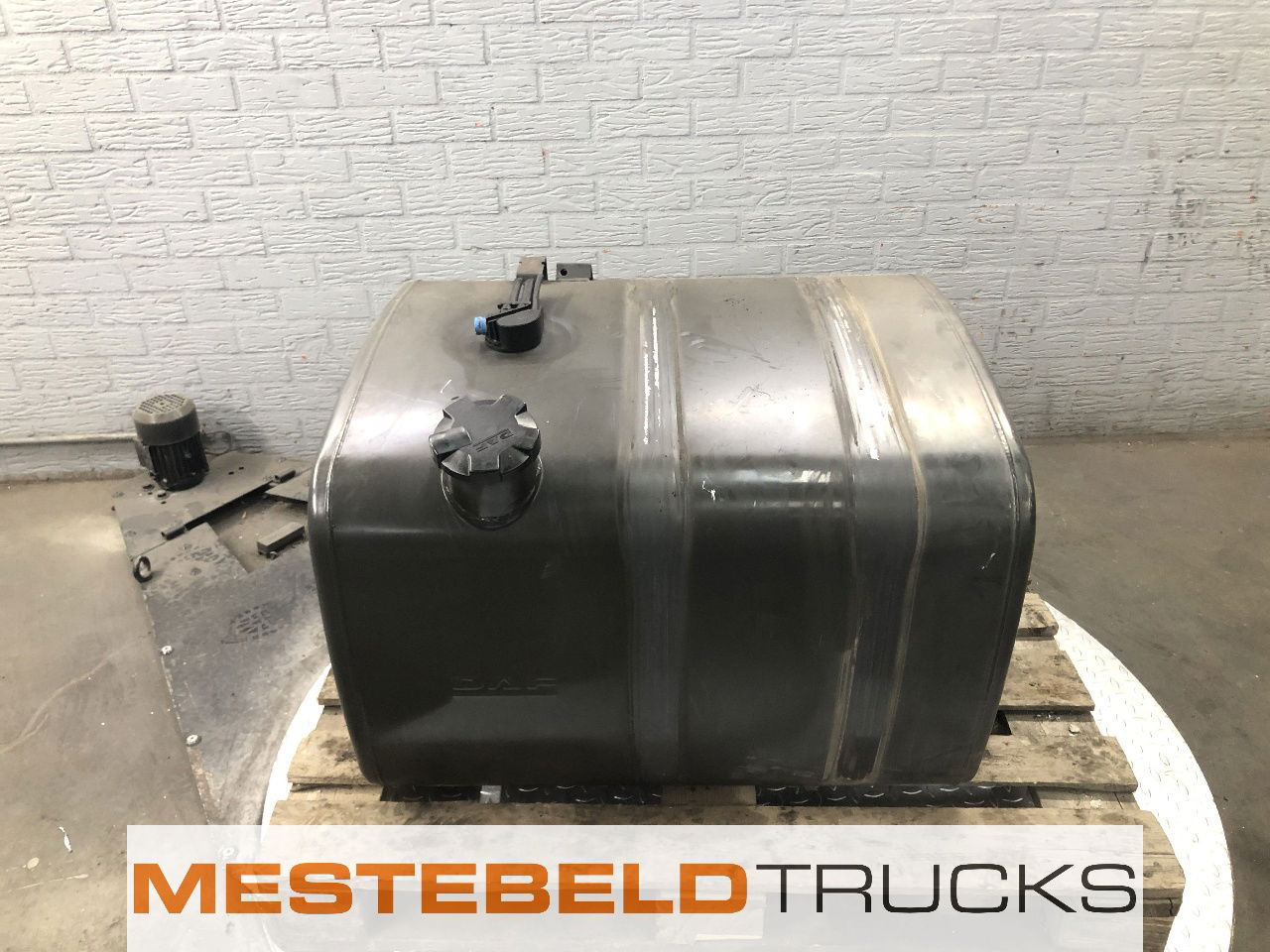 DAF Brandstoftank 290 liter - نظام الوقود - شاحنة: صورة 1 DAF Brandstoftank 290 liter - نظام الوقود - شاحنة: صورة 1