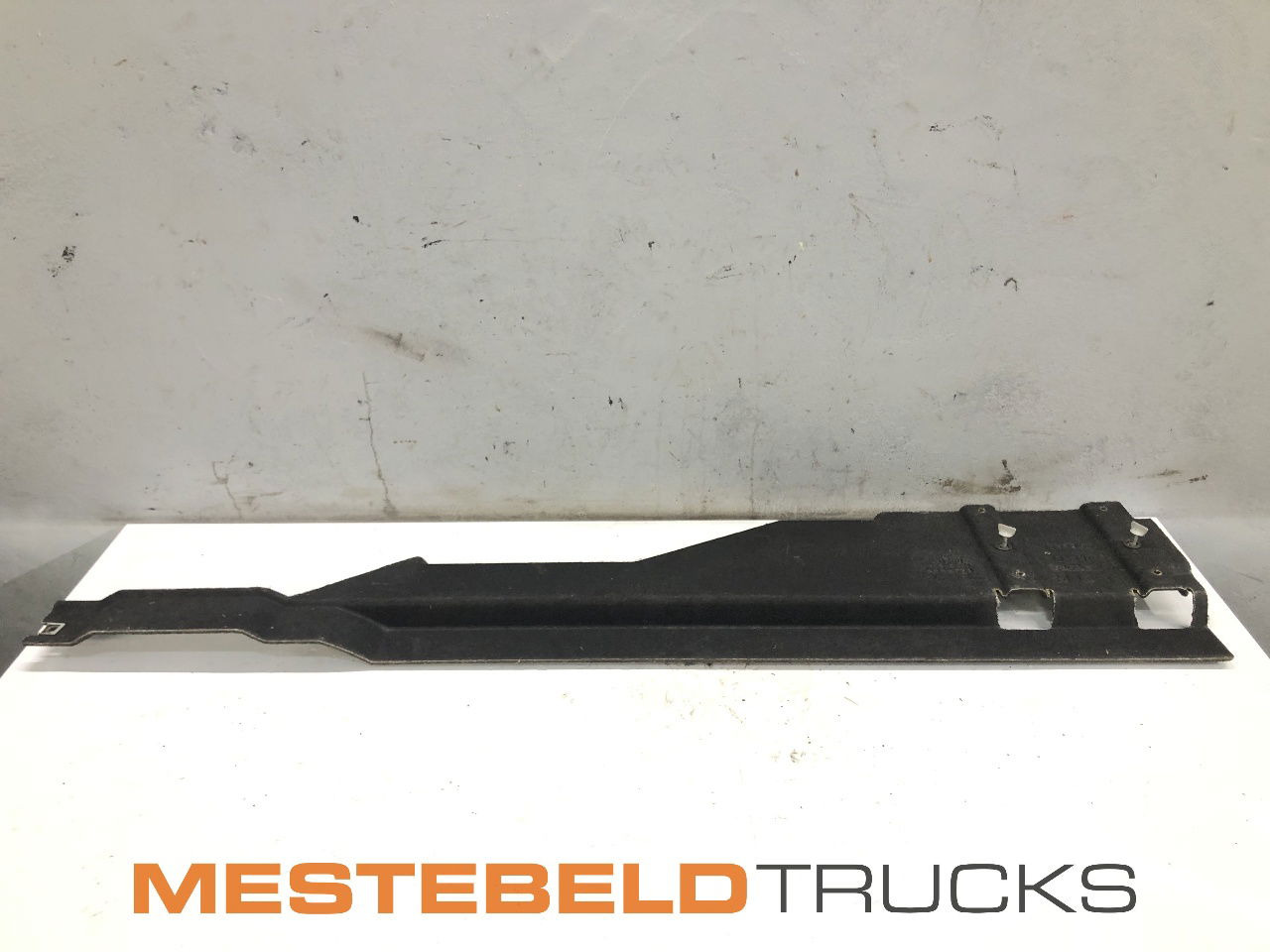 DAF Geluidsafschermkap links boven - إطار/ شاسيه - شاحنة: صورة 2 DAF Geluidsafschermkap links boven - إطار/ شاسيه - شاحنة: صورة 2
