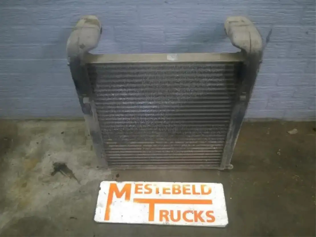 MAN Intercooler L2000 - نظام التبريد - شاحنة: صورة 1 MAN Intercooler L2000 - نظام التبريد - شاحنة: صورة 1