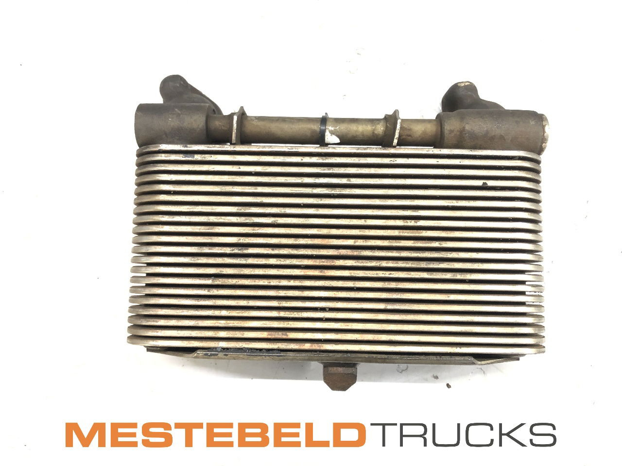 MAN Oliekoeler D2840 LF 04 - محرك - شاحنة: صورة 1 MAN Oliekoeler D2840 LF 04 - محرك - شاحنة: صورة 1