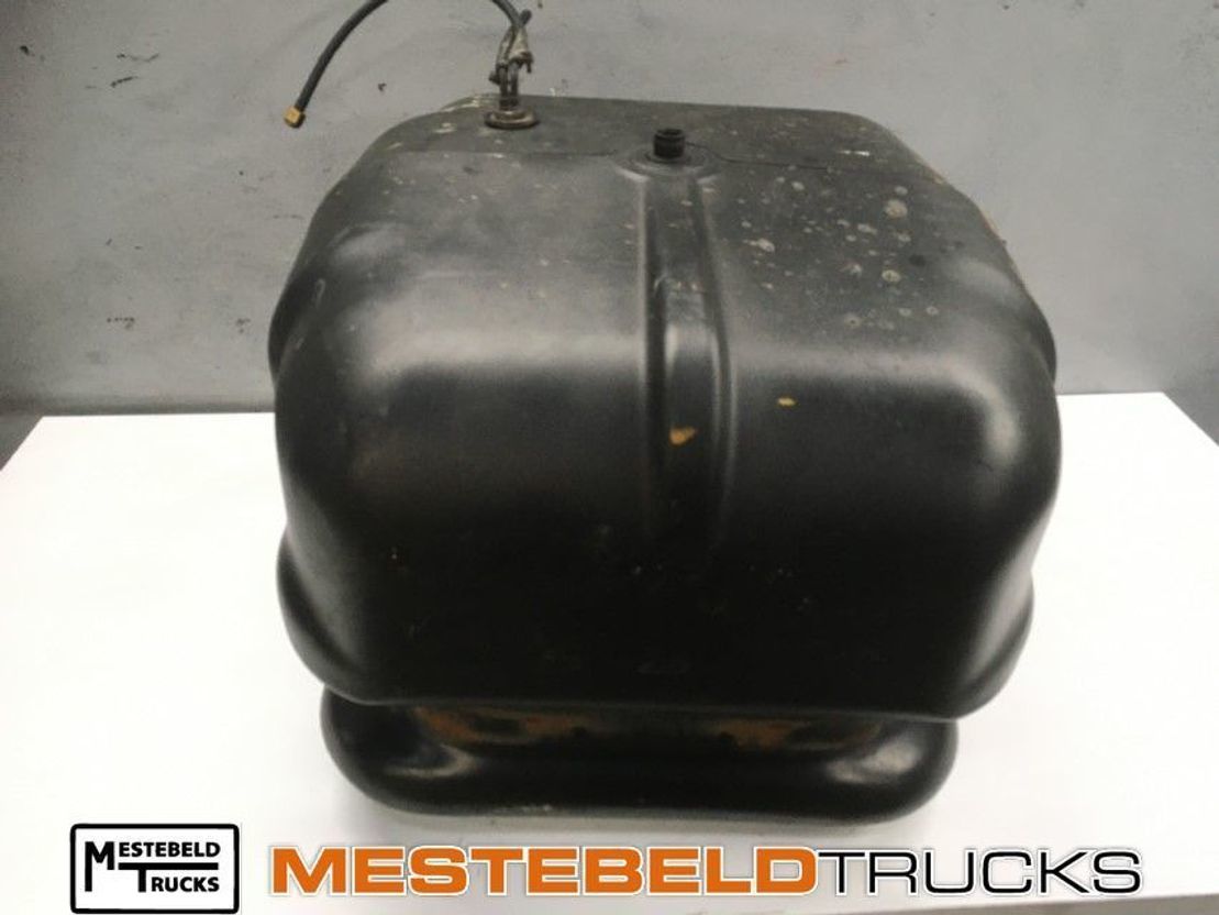 Mercedes-Benz Brandstoftank 100 liter - نظام الوقود - شاحنة التوصيل: صورة 1 Mercedes-Benz Brandstoftank 100 liter - نظام الوقود - شاحنة التوصيل: صورة 1