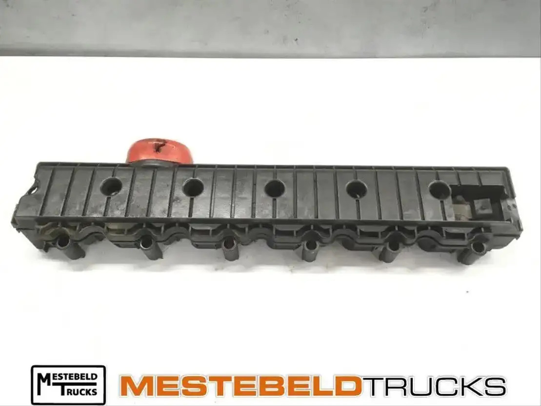 Mercedes-Benz Inlaatspruitstuk Axor - المحرك و قطع الغيار - شاحنة: صورة 1 Mercedes-Benz Inlaatspruitstuk Axor - المحرك و قطع الغيار - شاحنة: صورة 1