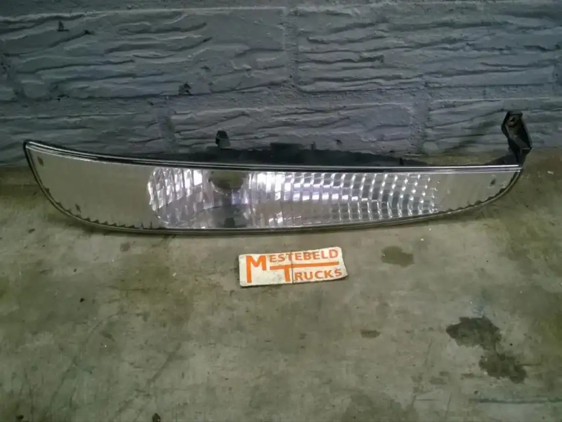 Mercedes-Benz Knipperlicht links - النظام الكهربائي - شاحنة: صورة 1 Mercedes-Benz Knipperlicht links - النظام الكهربائي - شاحنة: صورة 1