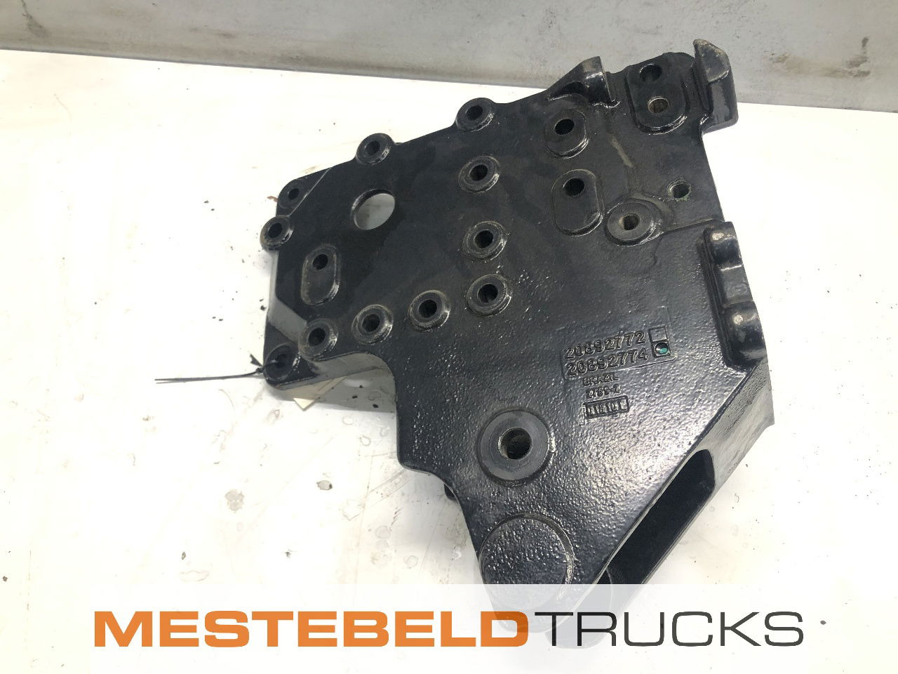 Renault Steun v. dwarsbalk Midlum - إطار/ شاسيه - شاحنة: صورة 2 Renault Steun v. dwarsbalk Midlum - إطار/ شاسيه - شاحنة: صورة 2