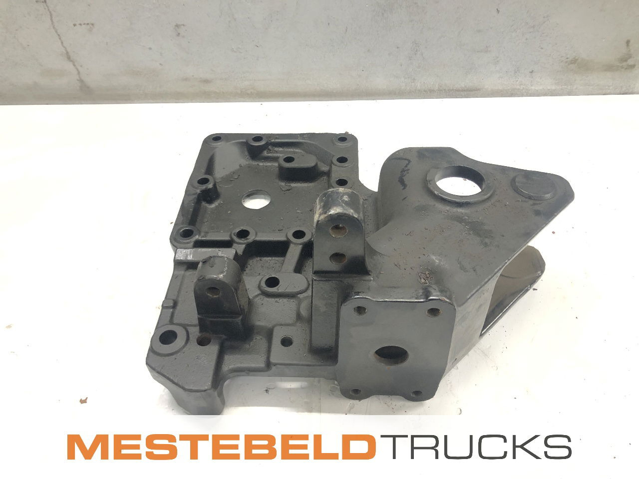 Renault Steun v. dwarsbalk Midlum - إطار/ شاسيه - شاحنة: صورة 1 Renault Steun v. dwarsbalk Midlum - إطار/ شاسيه - شاحنة: صورة 1