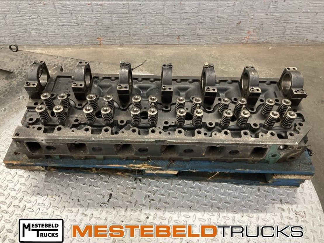 Volvo Cilinderkop D12D - المحرك و قطع الغيار - شاحنة: صورة 1 Volvo Cilinderkop D12D - المحرك و قطع الغيار - شاحنة: صورة 1