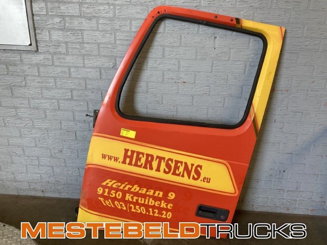 Volvo Deur rechts - الكابينة والداخلية - شاحنة: صورة 1 Volvo Deur rechts - الكابينة والداخلية - شاحنة: صورة 1