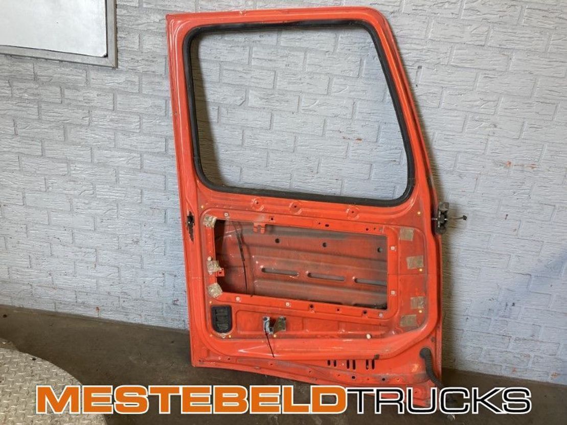 Volvo Deur rechts - الكابينة والداخلية - شاحنة: صورة 2 Volvo Deur rechts - الكابينة والداخلية - شاحنة: صورة 2