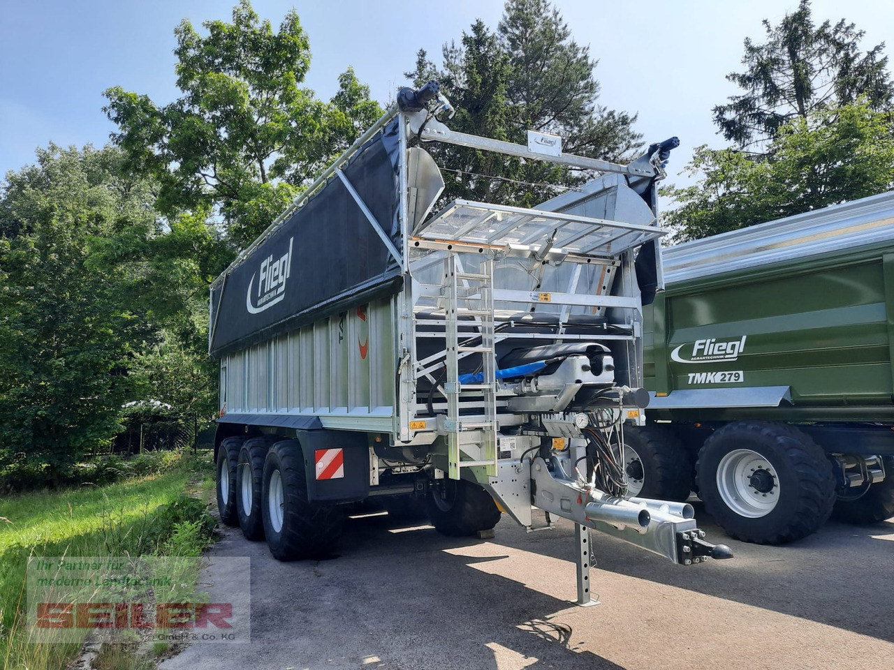 Fliegl ASW 381 TAURUS FOX 45m³ + Top Lift Light - عربة ذاتية التحميل: صورة 2 Fliegl ASW 381 TAURUS FOX 45m³ + Top Lift Light - عربة ذاتية التحميل: صورة 2