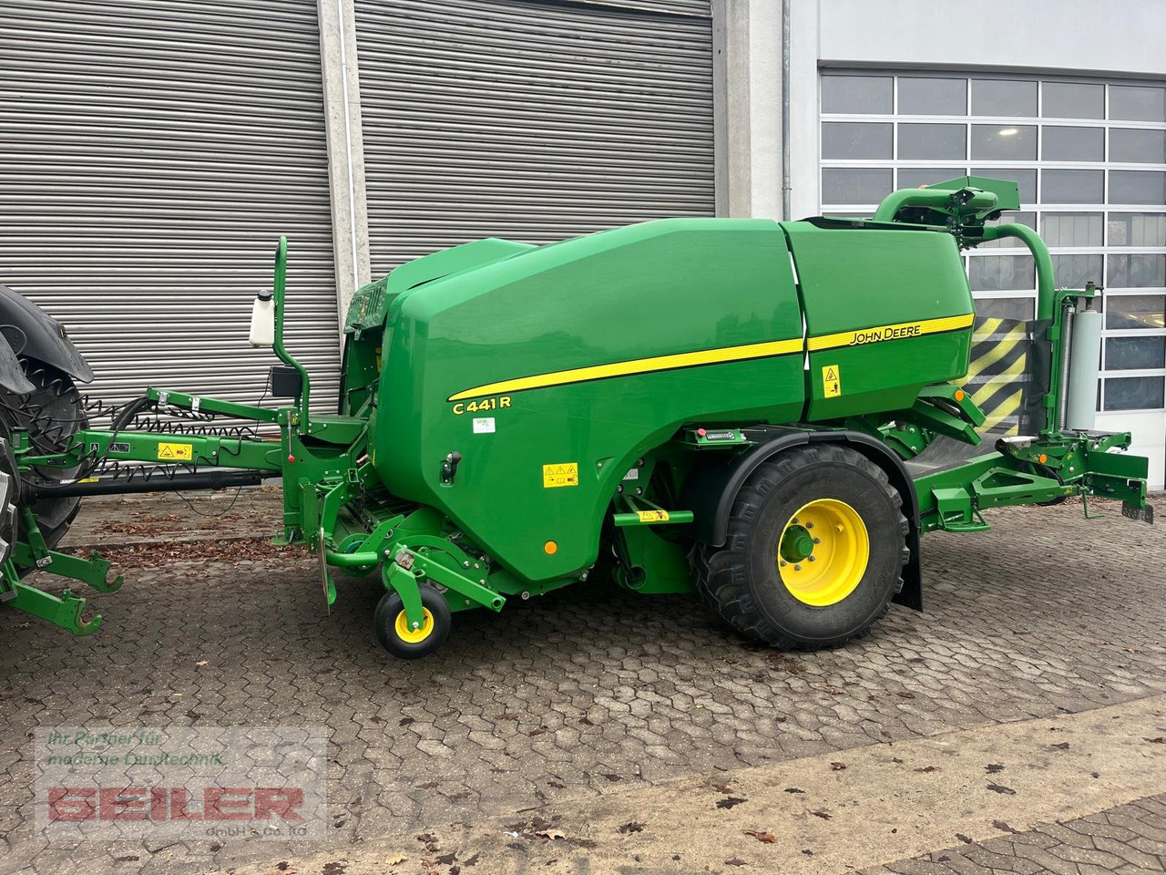 John Deere C441 R - مكنة: صورة 1 John Deere C441 R - مكنة: صورة 1
