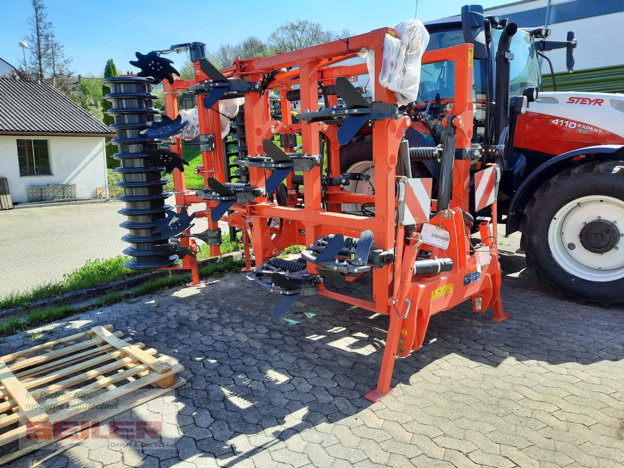 Kuhn Cultimer L 400 R NSM + T-Liner-Walze - المحراث: صورة 1 Kuhn Cultimer L 400 R NSM + T-Liner-Walze - المحراث: صورة 1