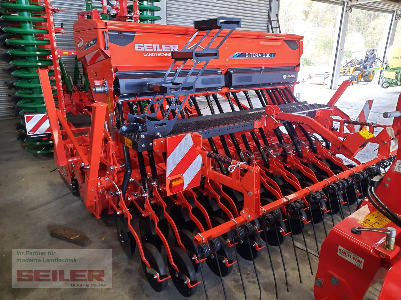 Kuhn HR 304 + Sitera 330-20E - آلة البذار متعددة الوظائف: صورة 2 Kuhn HR 304 + Sitera 330-20E - آلة البذار متعددة الوظائف: صورة 2