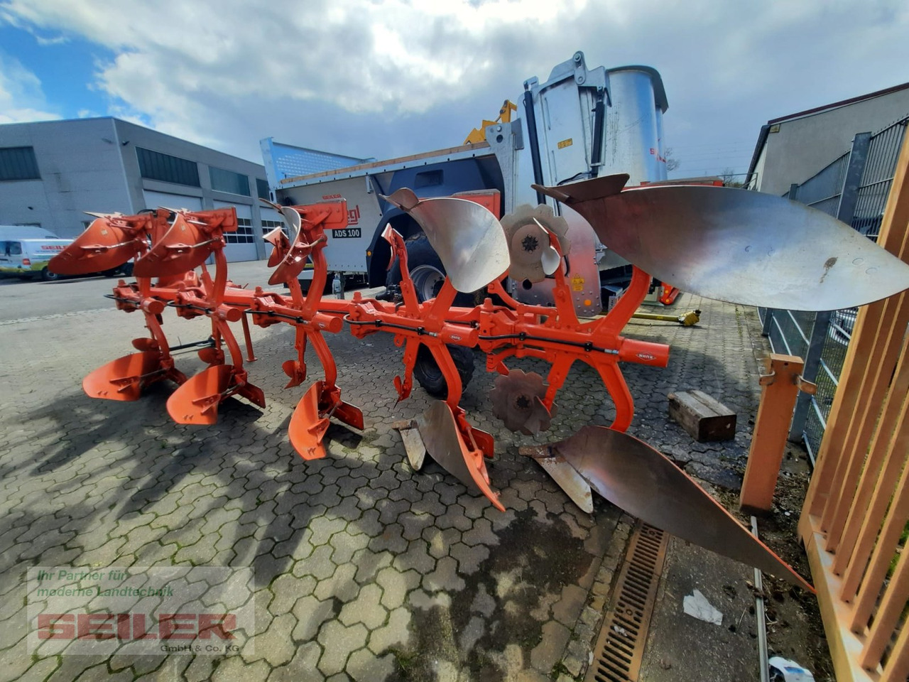 Kuhn Vari-Master 153 NSH - محراث: صورة 5 Kuhn Vari-Master 153 NSH - محراث: صورة 5
