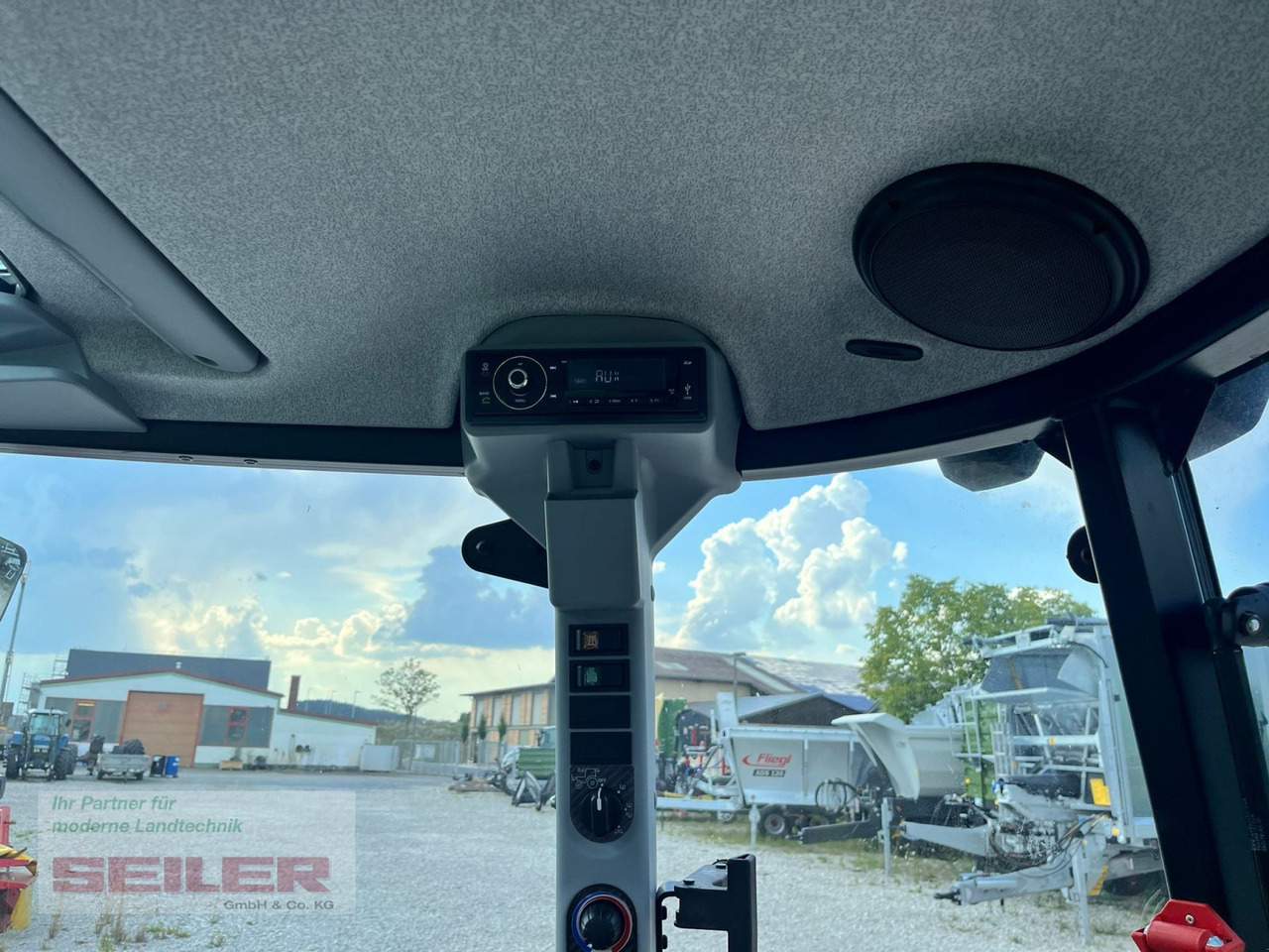 Steyr Kompakt 4075 HILO - جرار: صورة 5 Steyr Kompakt 4075 HILO - جرار: صورة 5