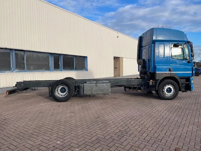 DAF CF 85.430 Manual gear Euro 4 - شاحنة هيكل كابينة: صورة 5 DAF CF 85.430 Manual gear Euro 4 - شاحنة هيكل كابينة: صورة 5