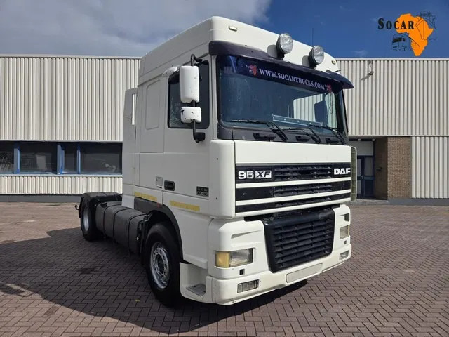 DAF XF 95.430 Manual gear Euro 3 - وحدة جر: صورة 1 DAF XF 95.430 Manual gear Euro 3 - وحدة جر: صورة 1