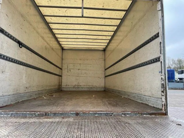 Iveco Eurocargo 75E15 6 Cilinder Engine 4x2 Full Springs Euro 2 engine - شاحنة مقفلة: صورة 4 Iveco Eurocargo 75E15 6 Cilinder Engine 4x2 Full Springs Euro 2 engine - شاحنة مقفلة: صورة 4