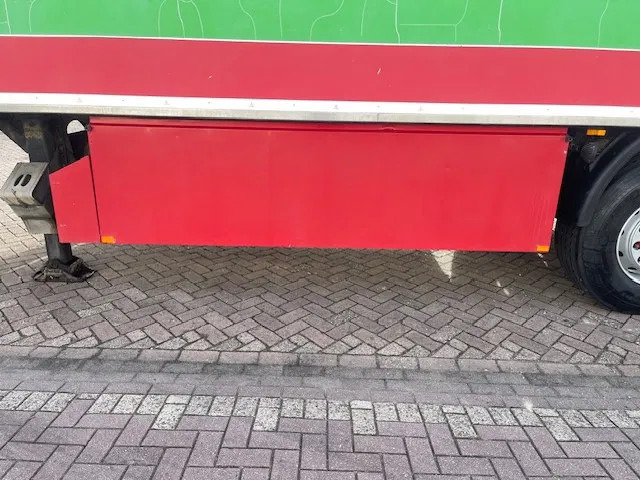 Kögel 3 AXELS (2X LIFT AXELS) DISK BRAKE 7CM FRIGO BOX - نصف مقطورة صندوق مغلق: صورة 5 Kögel 3 AXELS (2X LIFT AXELS) DISK BRAKE 7CM FRIGO BOX - نصف مقطورة صندوق مغلق: صورة 5