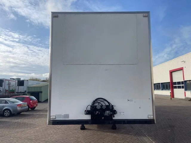 Kögel DISK BRAKE 7CM FRIGO BOX - نصف مقطورة صندوق مغلق: صورة 2 Kögel DISK BRAKE 7CM FRIGO BOX - نصف مقطورة صندوق مغلق: صورة 2