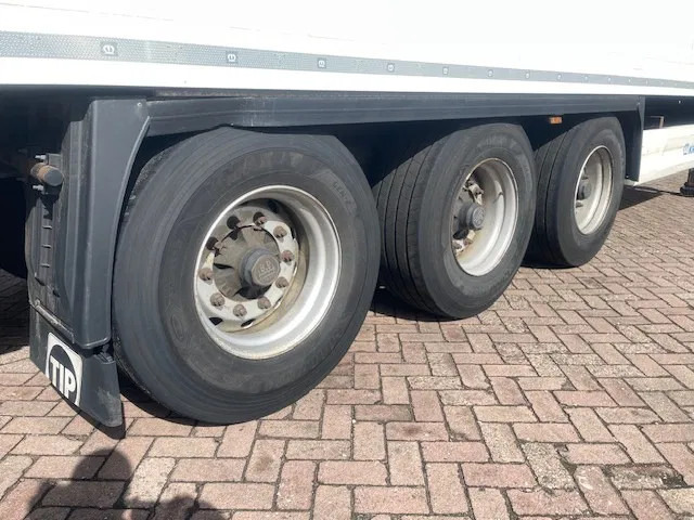 نصف مقطورة مُبرِّدة Krone CARRIER VECTOR 1950 3 AXELS: صورة 13 نصف مقطورة مُبرِّدة Krone CARRIER VECTOR 1950 3 AXELS: صورة 13