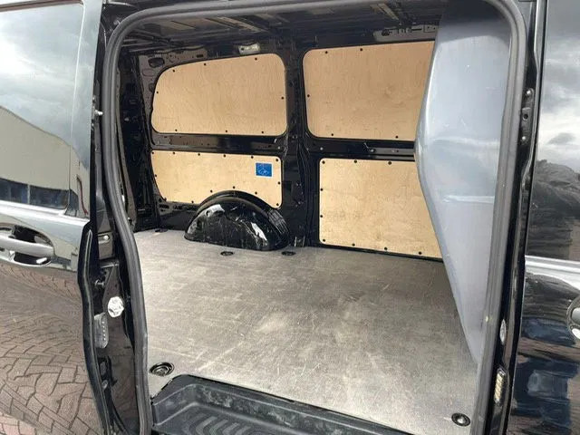 Mercedes-Benz Vito 110 CDI Financiering/inruil mogelijk - فان المدمجة: صورة 4 Mercedes-Benz Vito 110 CDI Financiering/inruil mogelijk - فان المدمجة: صورة 4