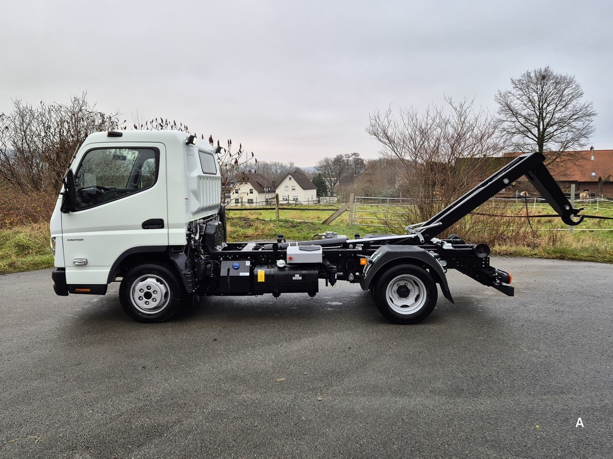 FUSO 3C15 Duonic Aut.City Abrollkipper AHK 3.5T - شاحنة ذات خطاف: صورة 3 FUSO 3C15 Duonic Aut.City Abrollkipper AHK 3.5T - شاحنة ذات خطاف: صورة 3