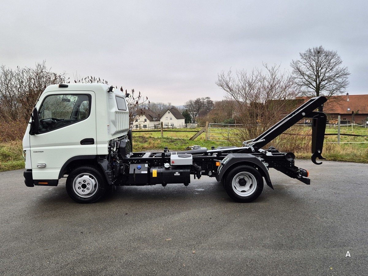 FUSO 3C15 Duonic Aut.City Abrollkipper AHK 3.5T - شاحنة ذات خطاف: صورة 4 FUSO 3C15 Duonic Aut.City Abrollkipper AHK 3.5T - شاحنة ذات خطاف: صورة 4