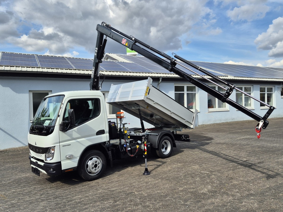 FUSO 3S15 Alukipper mit Ladekran Funk 3 x hydr. - قلاب صغير: صورة 1 FUSO 3S15 Alukipper mit Ladekran Funk 3 x hydr. - قلاب صغير: صورة 1