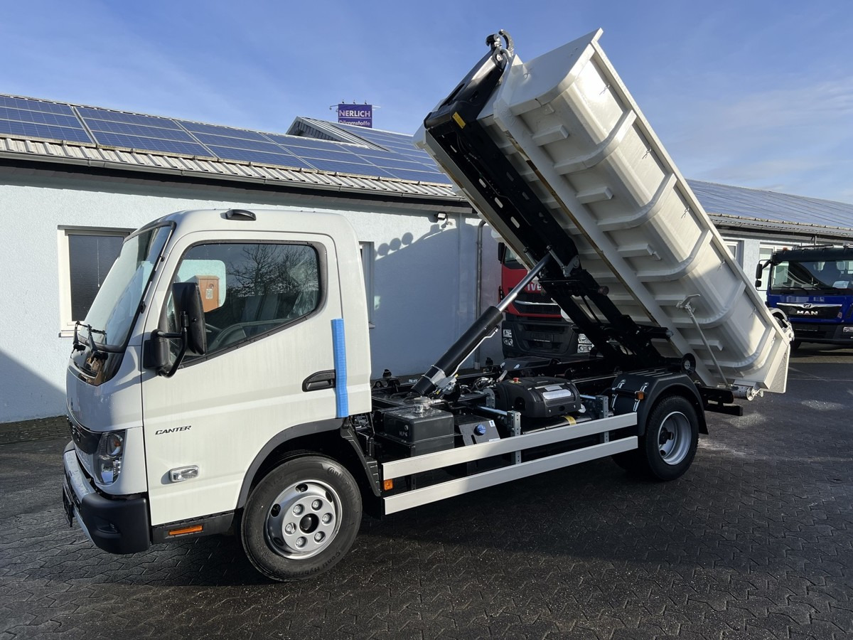 FUSO Canter FUSO 7C18 City Abrollkipper Miete - شاحنة ذات خطاف: صورة 1 FUSO Canter FUSO 7C18 City Abrollkipper Miete - شاحنة ذات خطاف: صورة 1
