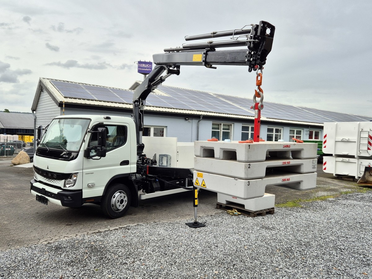 FUSO FUSO 9C18 Canter Alu Pritsche 5.5m Kran 3x hydr. - شاحنة مفتوحة: صورة 1 FUSO FUSO 9C18 Canter Alu Pritsche 5.5m Kran 3x hydr. - شاحنة مفتوحة: صورة 1