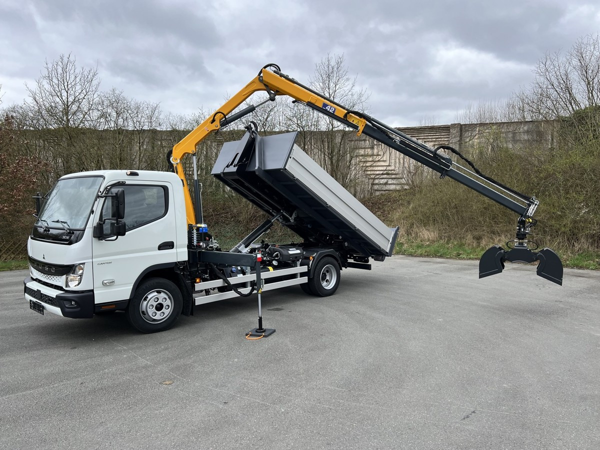 FUSO FUSO 9C18 City Abrollkipper + Ladekran m.Greifer - شاحنة ذات خطاف, شاحنة كرين: صورة 2 FUSO FUSO 9C18 City Abrollkipper + Ladekran m.Greifer - شاحنة ذات خطاف, شاحنة كرين: صورة 2