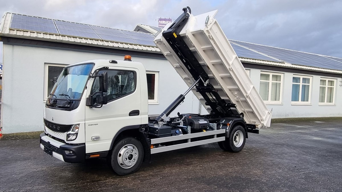 FUSO FUSO 9C18 Duonic City Abrollkipper AHK - شاحنة ذات خطاف: صورة 1 FUSO FUSO 9C18 Duonic City Abrollkipper AHK - شاحنة ذات خطاف: صورة 1