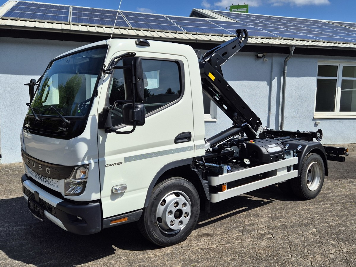 FUSO Fuso Canter 7C18 City Abrollkipper AHK Hooklift - شاحنة ذات خطاف: صورة 1 FUSO Fuso Canter 7C18 City Abrollkipper AHK Hooklift - شاحنة ذات خطاف: صورة 1