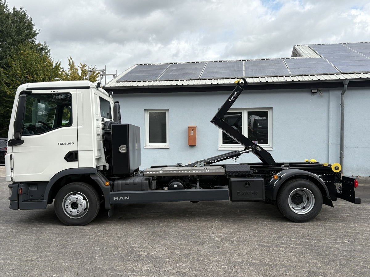 MAN TGL 8.160 BL City Abollkipper Schalter 8.190 - شاحنة ذات خطاف: صورة 2 MAN TGL 8.160 BL City Abollkipper Schalter 8.190 - شاحنة ذات خطاف: صورة 2