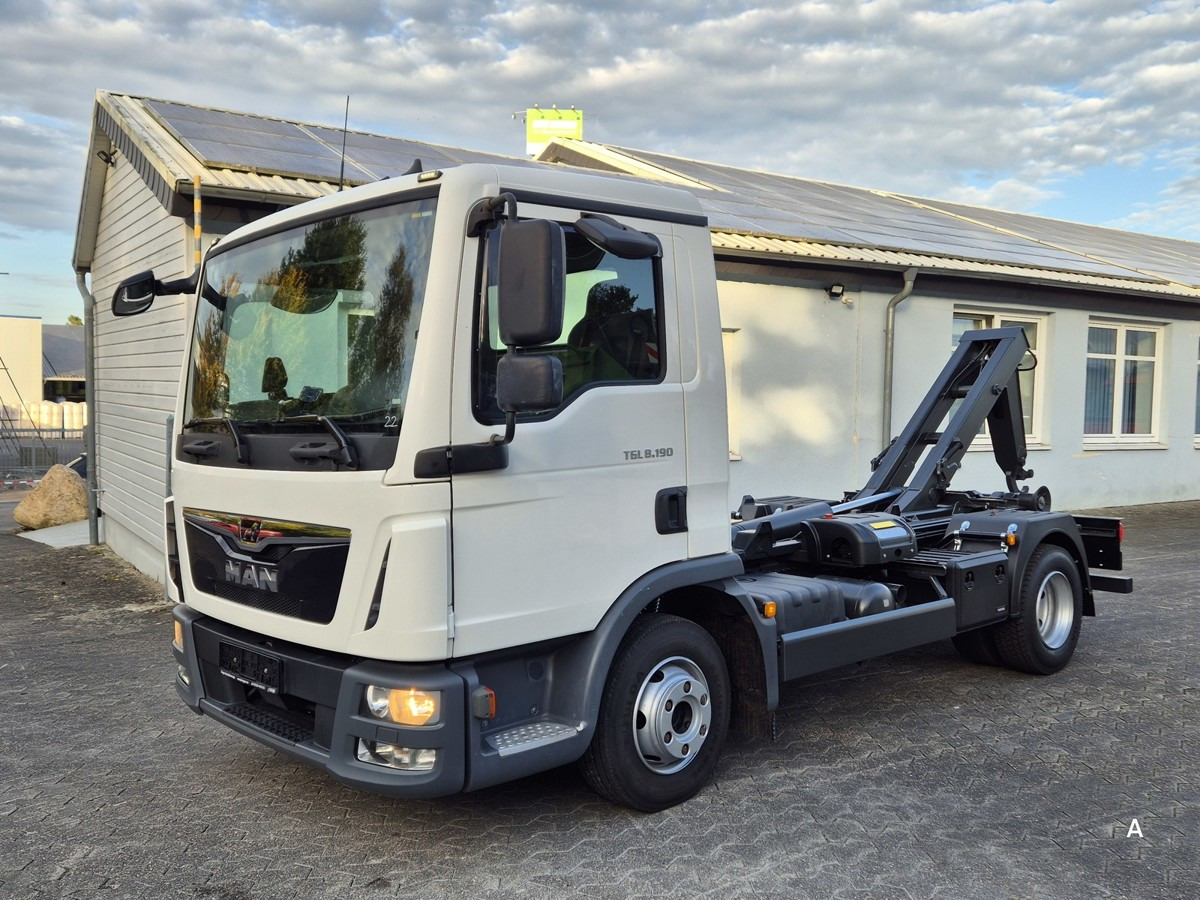 MAN TGL 8.190 BL City Abrollkipper Aut., 2 x AHK sof - شاحنة ذات خطاف: صورة 2 MAN TGL 8.190 BL City Abrollkipper Aut., 2 x AHK sof - شاحنة ذات خطاف: صورة 2