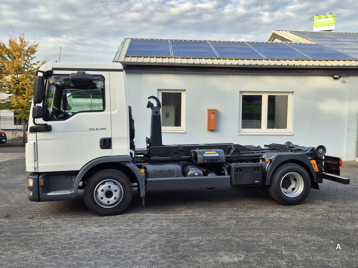 MAN TGL 8.190 BL City Abrollkipper Aut., 2 x AHK sof - شاحنة ذات خطاف: صورة 3 MAN TGL 8.190 BL City Abrollkipper Aut., 2 x AHK sof - شاحنة ذات خطاف: صورة 3