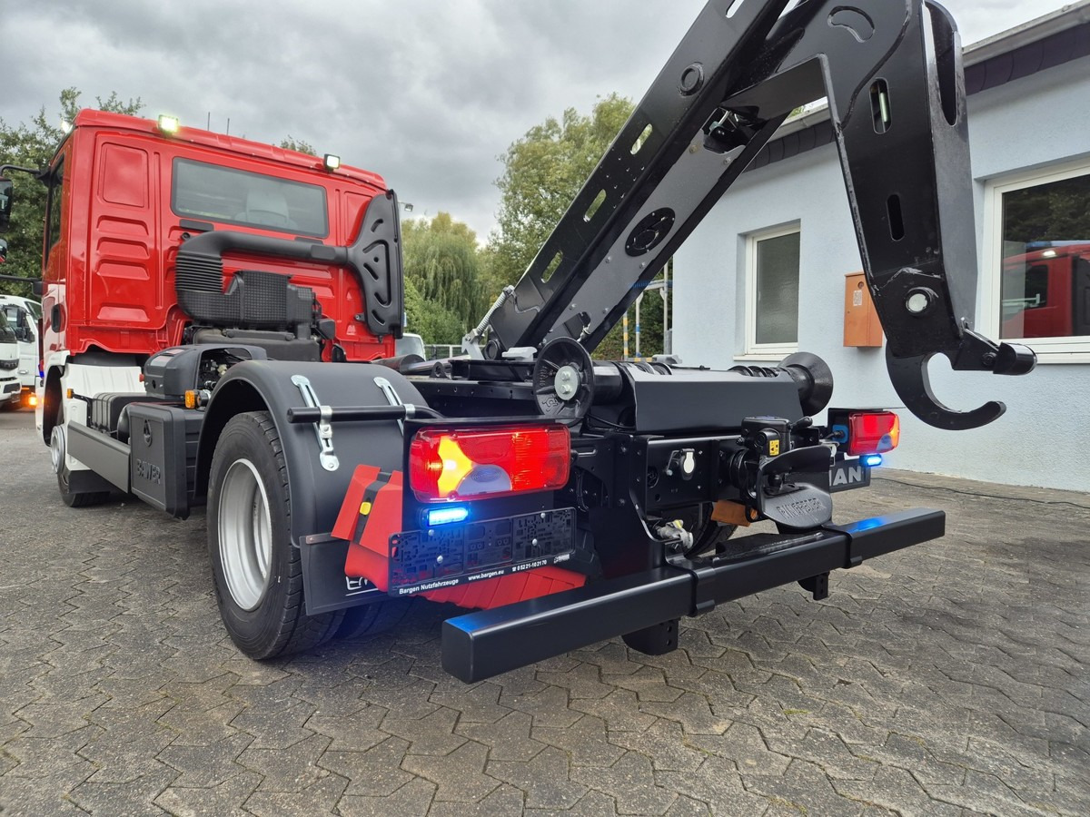MAN TGL 8.190 Feuerwehrfahrzeug City Abrollkipper - شاحنة ذات خطاف: صورة 4 MAN TGL 8.190 Feuerwehrfahrzeug City Abrollkipper - شاحنة ذات خطاف: صورة 4