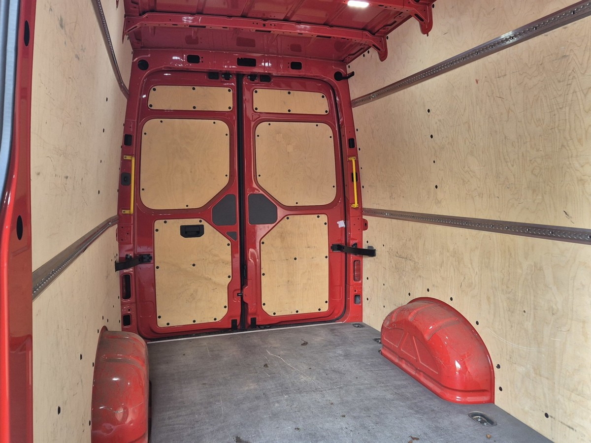 فان VW Crafter 35 Maxi L4H3 1Hand PDC: صورة 15 فان VW Crafter 35 Maxi L4H3 1Hand PDC: صورة 15