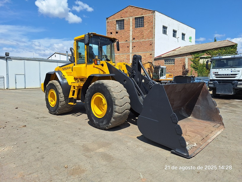 VOLVO L120E - اللودر بعجل: صورة 1 VOLVO L120E - اللودر بعجل: صورة 1