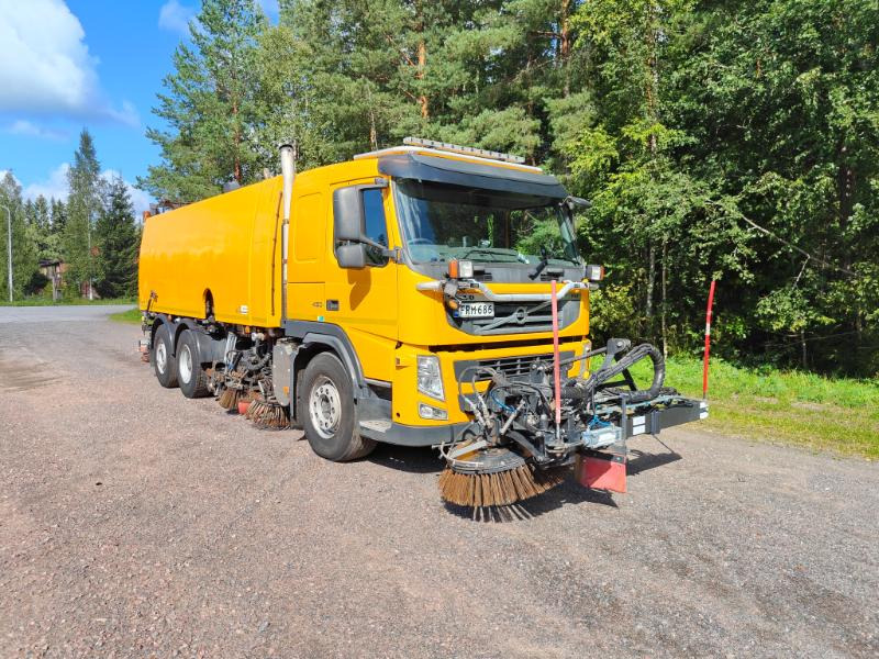 سياره كنس شوارع Beam S12000 Volvo FM450: صورة 1