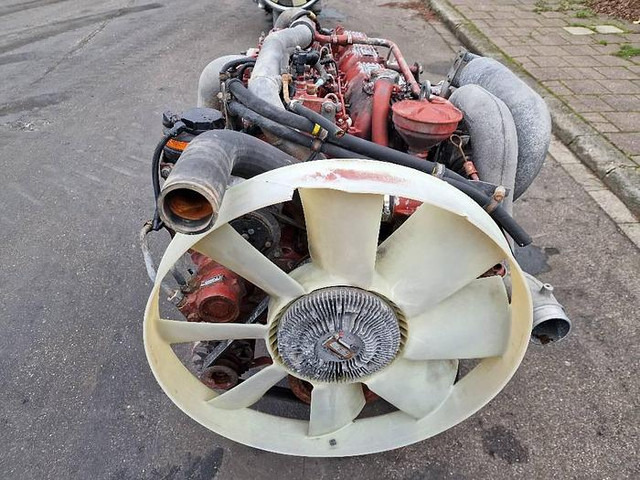 Iveco Eurotech 8460 - قطع غيار: صورة 3 Iveco Eurotech 8460 - قطع غيار: صورة 3