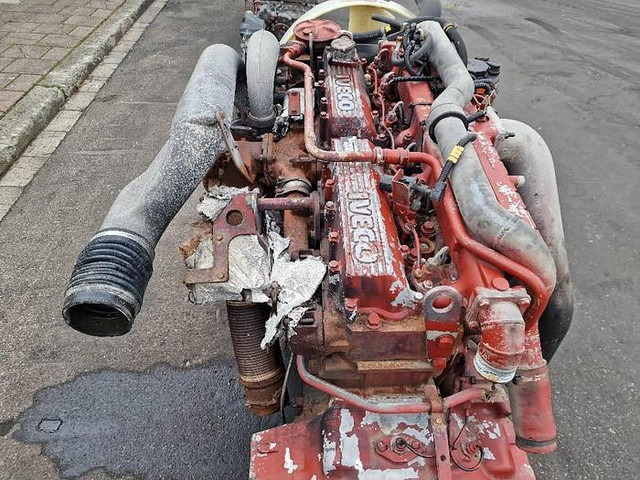 Iveco Eurotech 8460 - قطع غيار: صورة 4 Iveco Eurotech 8460 - قطع غيار: صورة 4