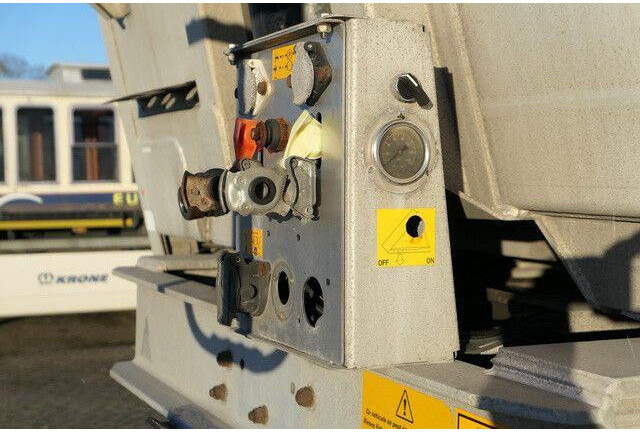 Benalu BENCERE, Alu, 51m³, Kombitüren, Alu-Chassis,Lift - قلابة نصف مقطورة نصف مقطورة قلابة: صورة 3 Benalu BENCERE, Alu, 51m³, Kombitüren, Alu-Chassis,Lift - قلابة نصف مقطورة نصف مقطورة قلابة: صورة 3