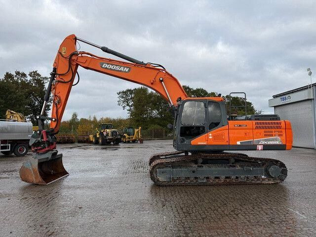 Doosan DX 255 LC-5, Rototilt,Div. Löffel,Greifer+Hammer - حفار زحاف: صورة 2 Doosan DX 255 LC-5, Rototilt,Div. Löffel,Greifer+Hammer - حفار زحاف: صورة 2