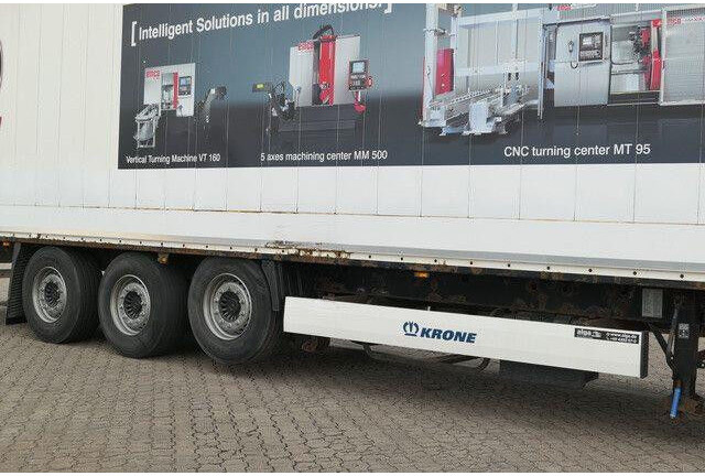 نصف مقطورة صندوق مغلق Krone SD, Schlüssellochblech, Luft-Lift, SAF-Achsen: صورة 10 نصف مقطورة صندوق مغلق Krone SD, Schlüssellochblech, Luft-Lift, SAF-Achsen: صورة 10