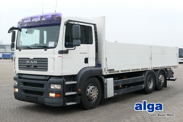 MAN 26.360 TGA LL 6x2, Vollluft, Klima, 3. Sitz, AHK - شاحنات مسطحة: صورة 1 MAN 26.360 TGA LL 6x2, Vollluft, Klima, 3. Sitz, AHK - شاحنات مسطحة: صورة 1