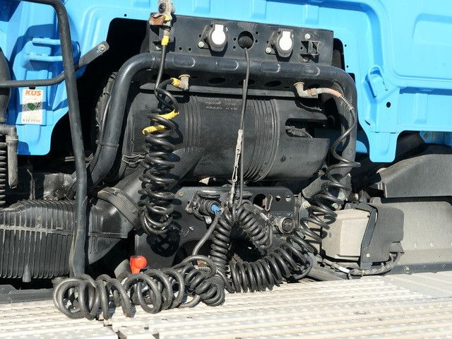 MAN 26.500 TGX 6x2, Intarder, Standklima, Klima, ADR - وحدة جر: صورة 5 MAN 26.500 TGX 6x2, Intarder, Standklima, Klima, ADR - وحدة جر: صورة 5